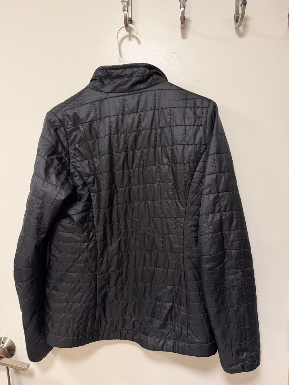 Patagonia women’s Black Nano‑Puff Quilted Jacket - Picture 4 of 4